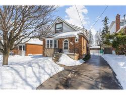 213 East 19th Street  Hamilton, ON L9A 4S4