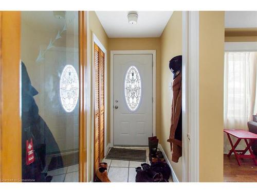 357 Regal Drive, London, ON - Indoor Photo Showing Other Room