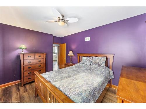 234 Auburn Avenue, Hamilton, ON - Indoor Photo Showing Bedroom