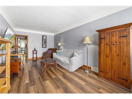 234 Auburn Avenue, Hamilton, ON - Indoor Photo Showing Bedroom