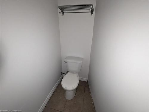 5 Nightingale Street, Hamilton, ON - Indoor Photo Showing Bathroom