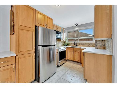 635 Inverness Avenue, Burlington, ON - Indoor Photo Showing Kitchen