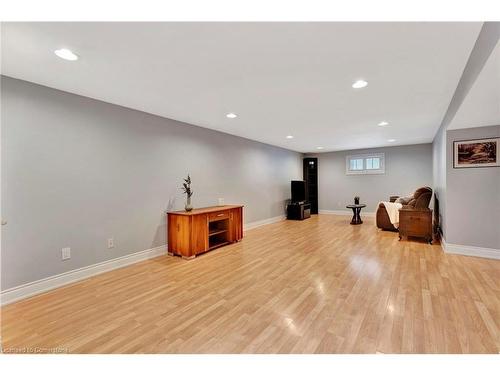 635 Inverness Avenue, Burlington, ON - Indoor