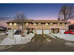 3-66 Summercrest Drive  Hamilton, ON L8K 6G6