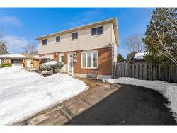 236 Lawnhurst Court  Hamilton, ON L8V 4R4