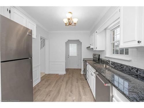 622 George Street, Burlington, ON - Indoor Photo Showing Kitchen