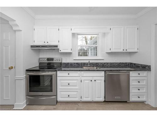 622 George Street, Burlington, ON - Indoor Photo Showing Kitchen