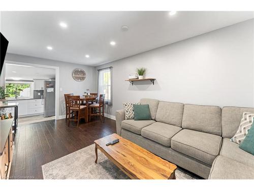 781 Spring Gardens Road, Burlington, ON - Indoor Photo Showing Living Room