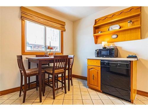 71 Mountbatten Drive, Hamilton, ON - Indoor Photo Showing Dining Room