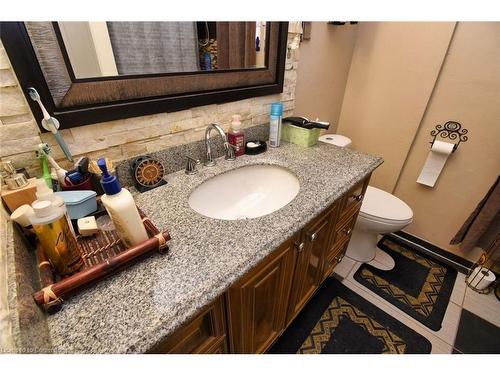 522 Cannon Street E, Hamilton, ON - Indoor Photo Showing Bathroom