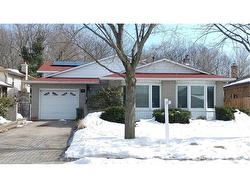 16 Flamingo Drive  Hamilton, ON L9A 4X7