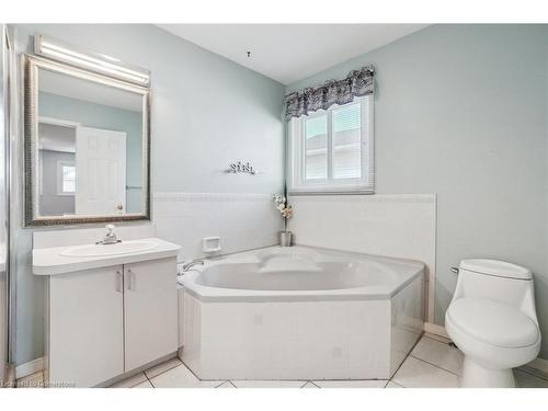 2149 Tina Road, Burlington, ON - Indoor Photo Showing Bathroom