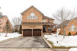 49 Winegarden Trail  Dundas, ON L9H 7M1