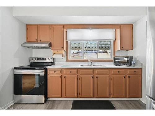 618 Artreva Crescent, Burlington, ON - Indoor Photo Showing Kitchen