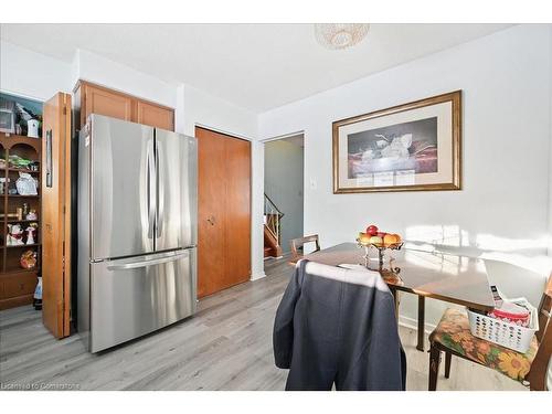 618 Artreva Crescent, Burlington, ON - Indoor Photo Showing Dining Room