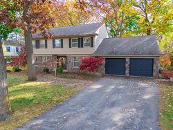218 North Shore Boulevard W Burlington, ON L7T 1A4