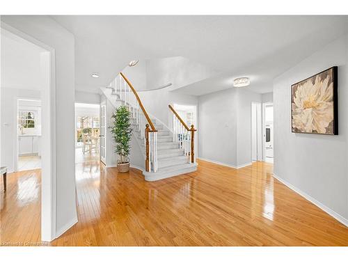 2112 Berwick Drive, Burlington, ON - Indoor Photo Showing Other Room