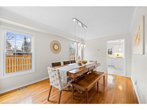 2112 Berwick Drive, Burlington, ON - Indoor Photo Showing Dining Room