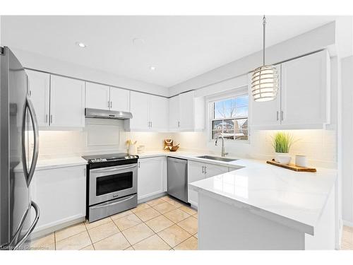 2112 Berwick Drive, Burlington, ON - Indoor Photo Showing Kitchen With Upgraded Kitchen