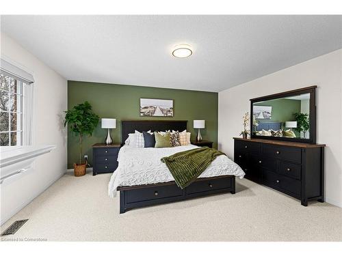 2112 Berwick Drive, Burlington, ON - Indoor Photo Showing Bedroom