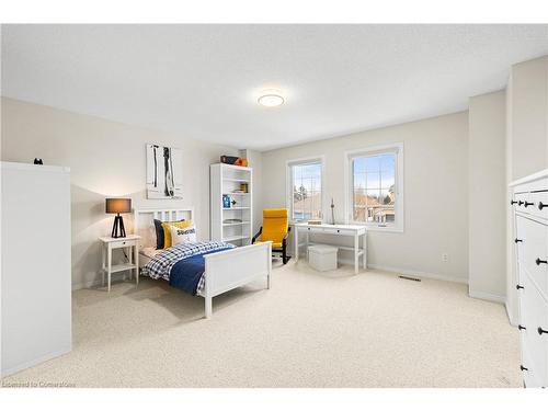 2112 Berwick Drive, Burlington, ON - Indoor Photo Showing Bedroom