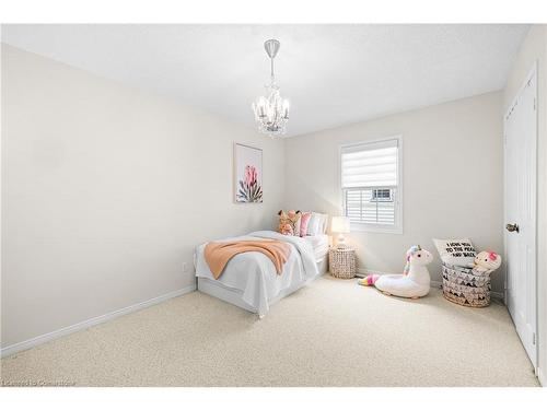 2112 Berwick Drive, Burlington, ON - Indoor Photo Showing Bedroom