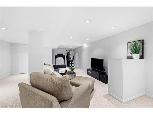 2112 Berwick Drive, Burlington, ON - Indoor Photo Showing Other Room