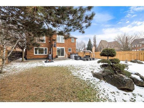 2112 Berwick Drive, Burlington, ON - Outdoor