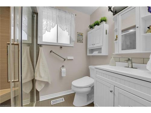 221 East 24Th Street, Hamilton, ON - Indoor Photo Showing Bathroom