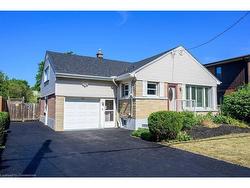 494 East 37th Street  Hamilton, ON L8V 4B9