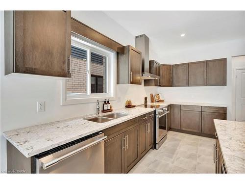 49 Willson Drive, Thorold, ON - Indoor Photo Showing Kitchen With Double Sink With Upgraded Kitchen