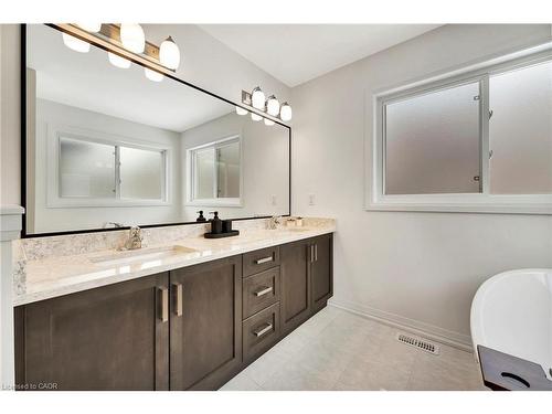 49 Willson Drive, Thorold, ON - Indoor Photo Showing Bathroom