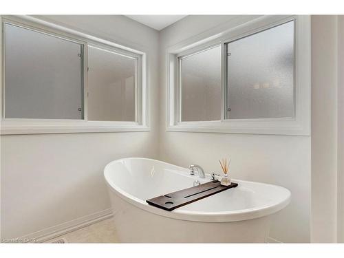 49 Willson Drive, Thorold, ON - Indoor Photo Showing Bathroom