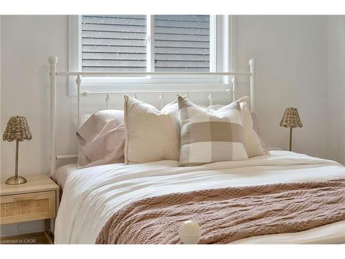 49 Willson Drive, Thorold, ON - Indoor Photo Showing Bedroom