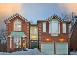 3952 Rolling Valley Drive  Mississauga, ON L5L 5V9