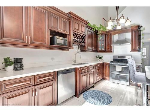 63 Lynnette Drive, Hamilton, ON - Indoor Photo Showing Kitchen