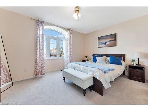 63 Lynnette Drive, Hamilton, ON - Indoor Photo Showing Bedroom