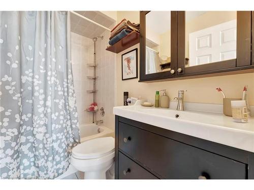 63 Lynnette Drive, Hamilton, ON - Indoor Photo Showing Bathroom