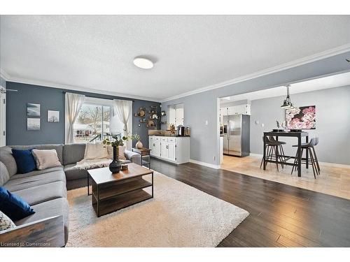 40 Terrystone Walk, Waterloo, ON - Indoor Photo Showing Living Room