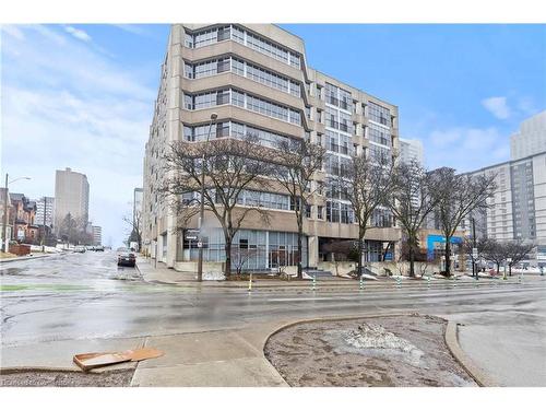 105-66 Bay Street S, Hamilton, ON - Outdoor