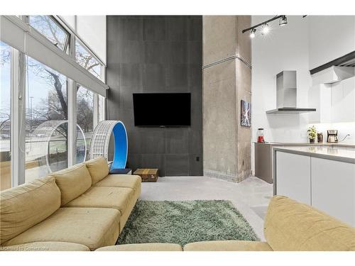 105-66 Bay Street S, Hamilton, ON - Indoor