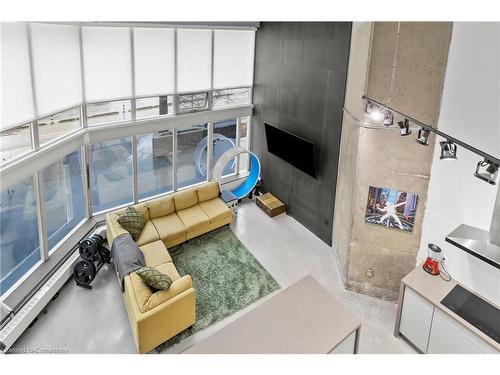 105-66 Bay Street S, Hamilton, ON -  Photo Showing Other Room