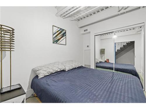 105-66 Bay Street S, Hamilton, ON - Indoor Photo Showing Bedroom