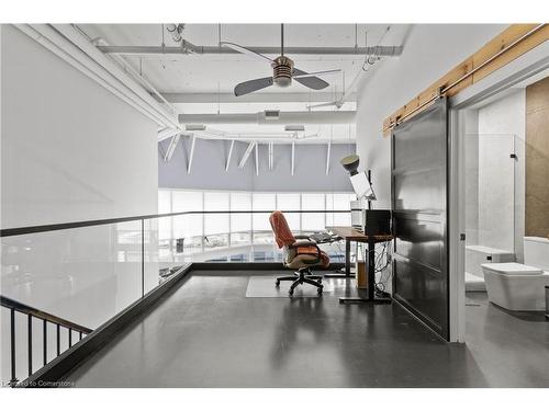 105-66 Bay Street S, Hamilton, ON - Indoor