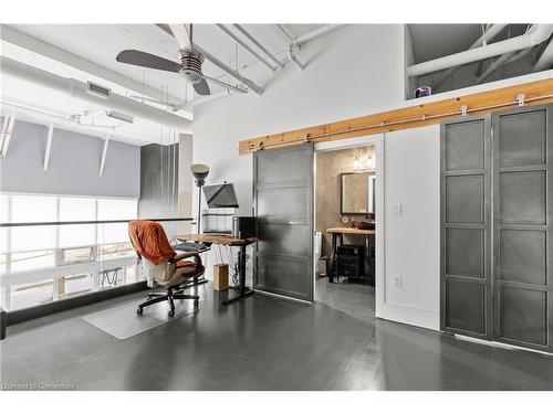 105-66 Bay Street S, Hamilton, ON - Indoor