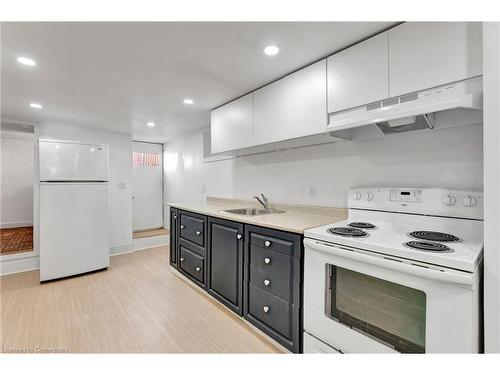 100 Birch Avenue, Hamilton, ON - Indoor Photo Showing Kitchen