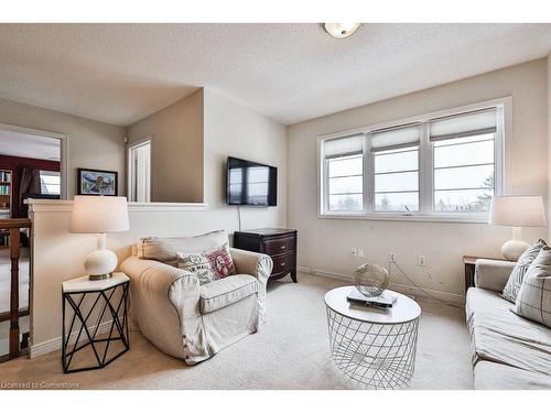 4140 Judson Common, Burlington, ON - Indoor Photo Showing Living Room