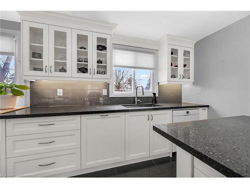 5372 Spruce Avenue, Burlington, ON - Indoor Photo Showing Kitchen