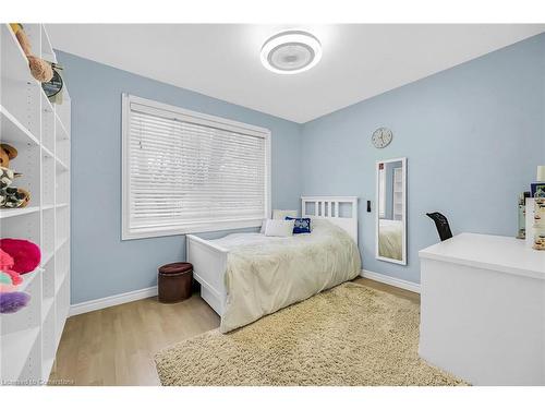 5372 Spruce Avenue, Burlington, ON - Indoor Photo Showing Bedroom