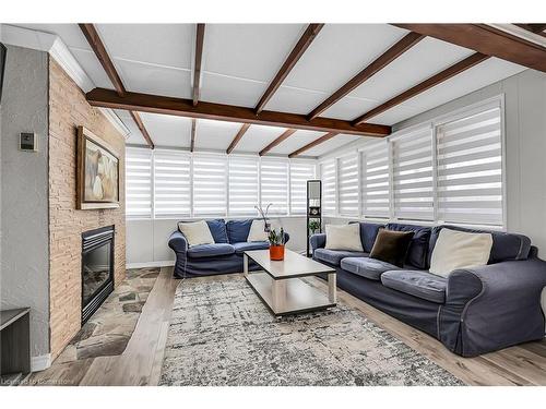 5372 Spruce Avenue, Burlington, ON - Indoor Photo Showing Living Room With Fireplace